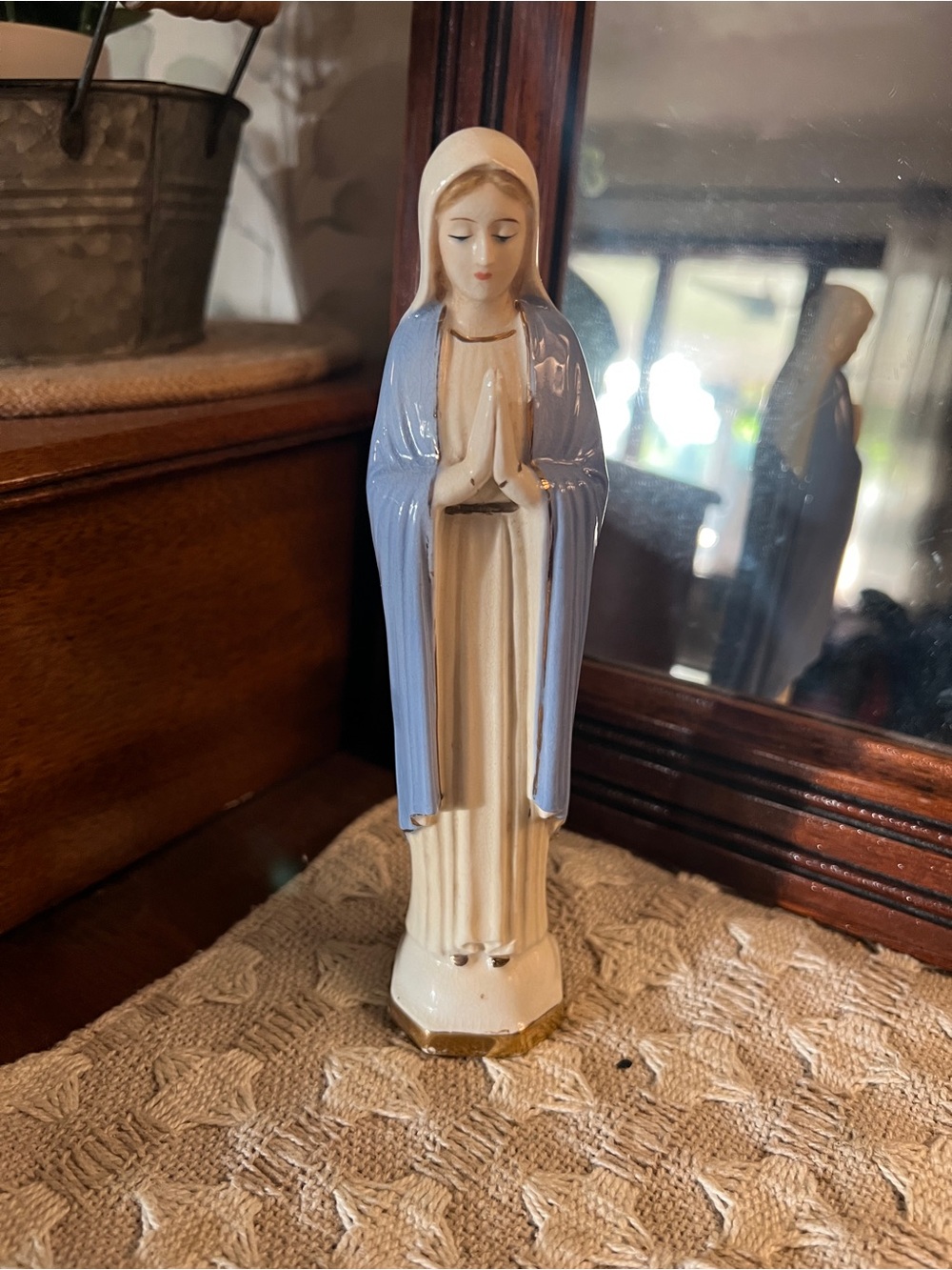 LEFTON Vintage 60's Ceramic Virgin Mary Praying Religious Statue Blue White 7in.